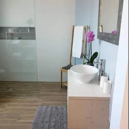 Mar Iii Apartment